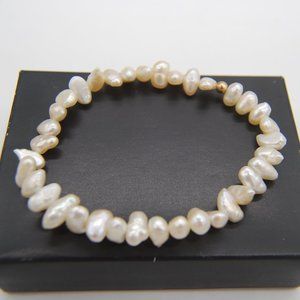 Retro Faux White/Ivory Pearl Bracelet
